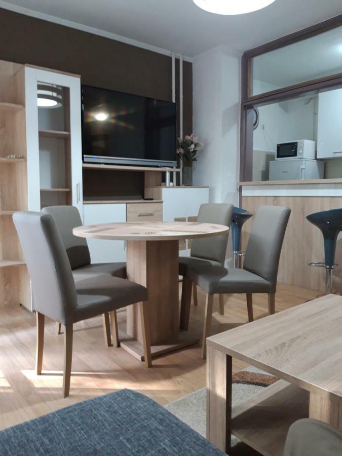 Apartman Centros Ösek Dış mekan fotoğraf
